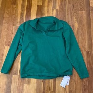 NWT Commense Women’s Green Collared Sweater Size L